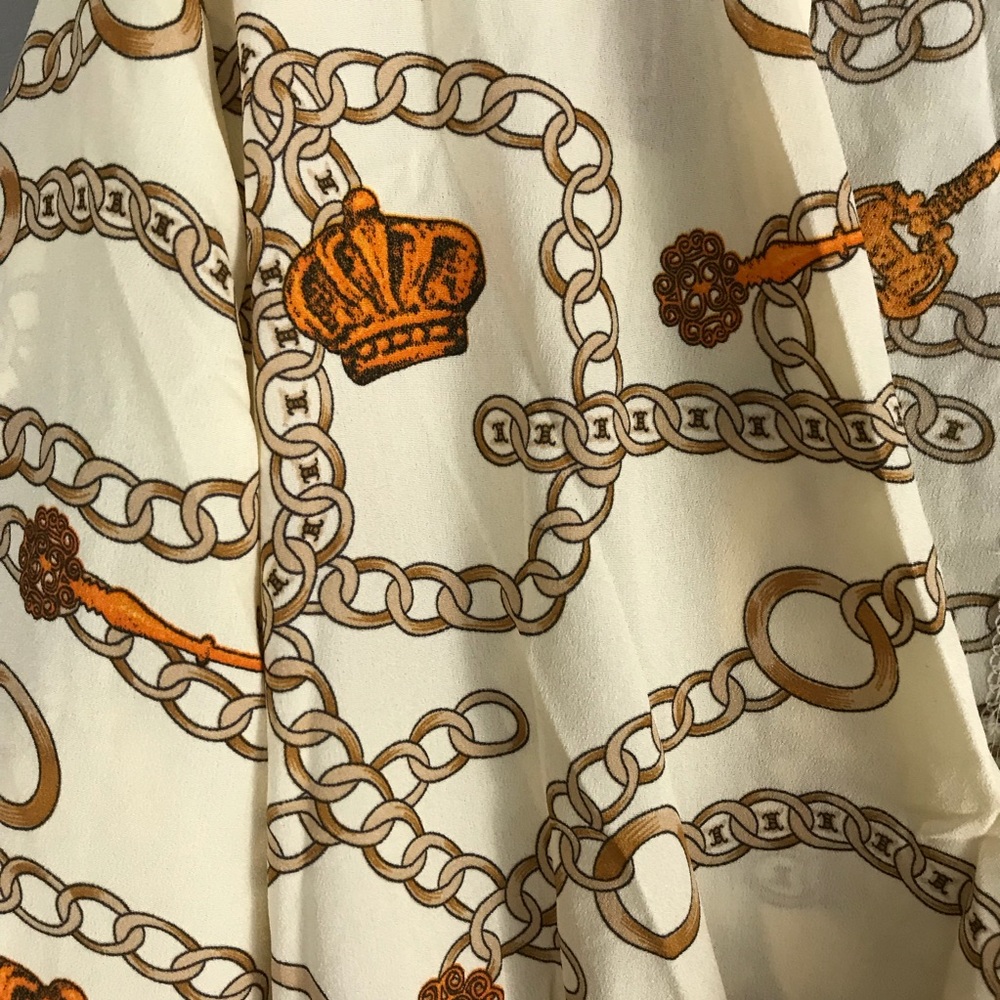 Sample V neck Chain Scarf Print Bodysuit - Picture 2 of 6